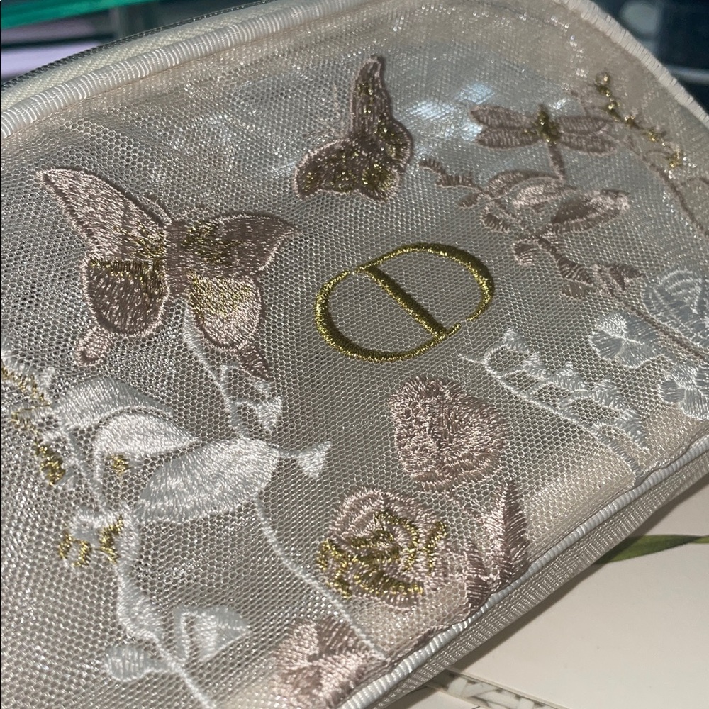 Dior Pink and Gold Cosmetic Collection - Picture 2 of 7